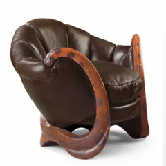 Eileen Gray 'Dragons' armchair, 1917-1919. Collection Yves Saint Laurent and Pierre Bergé